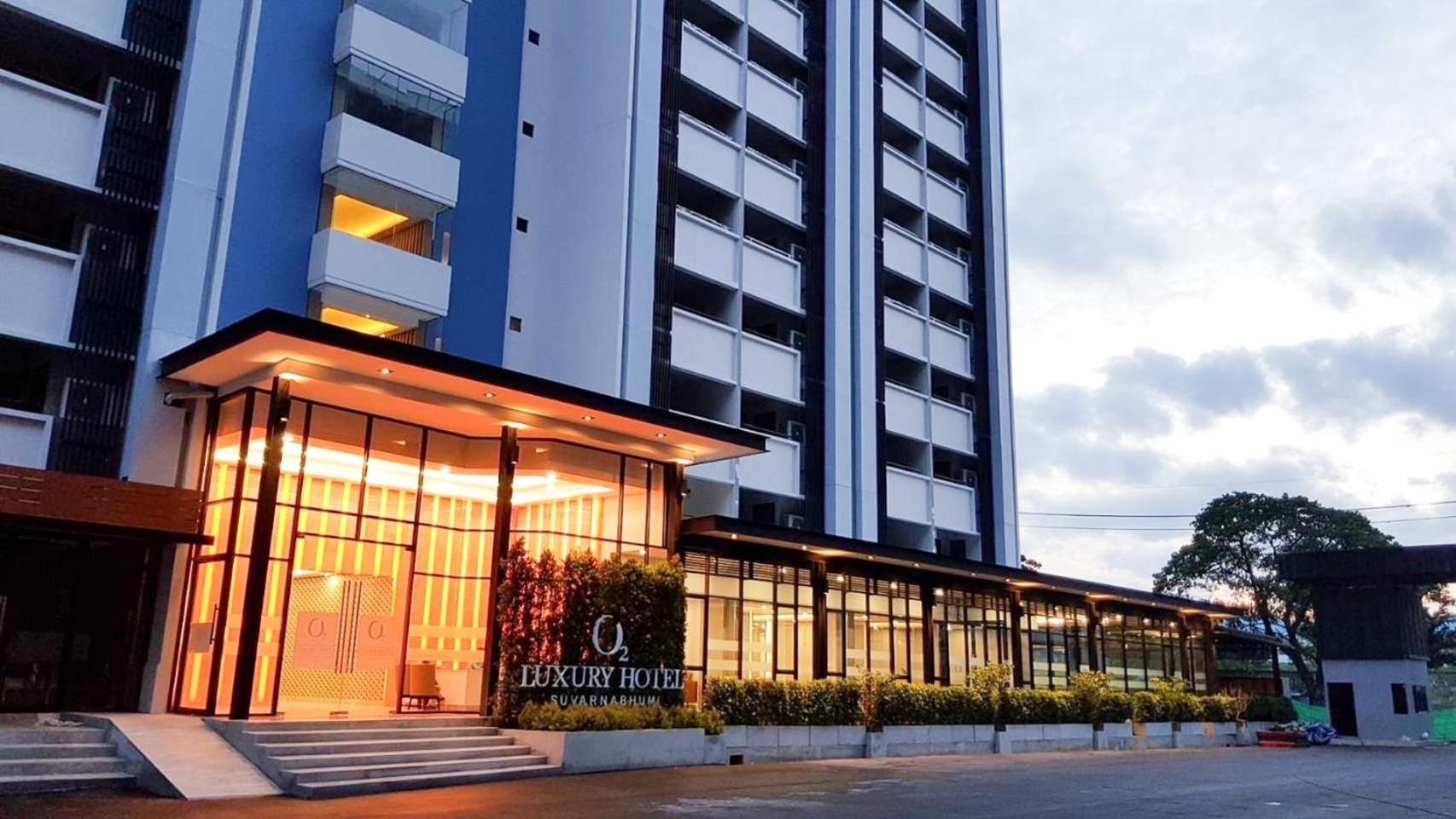 O2 Luxury Hotel Bang Phli Екстериор снимка